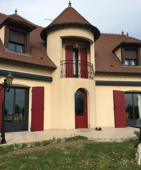 Vernis, huile, cire, peinture : quelles finitions pour vos menuiseries à Laon ?